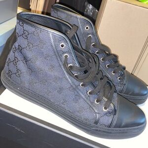 Men’s All Black Gucci Hi-Top Logo Sneakers